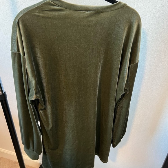 𝅺fashion Nova Women’s Green Velvet Dress Size Small - Picture 6 of 10